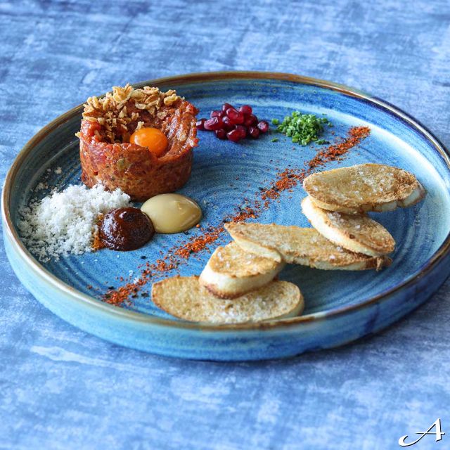 Toro Latin GastroBar - tanjir sa hranom