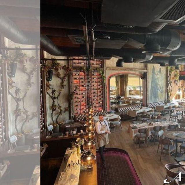 Restoran Tradicija - prazni stolovi