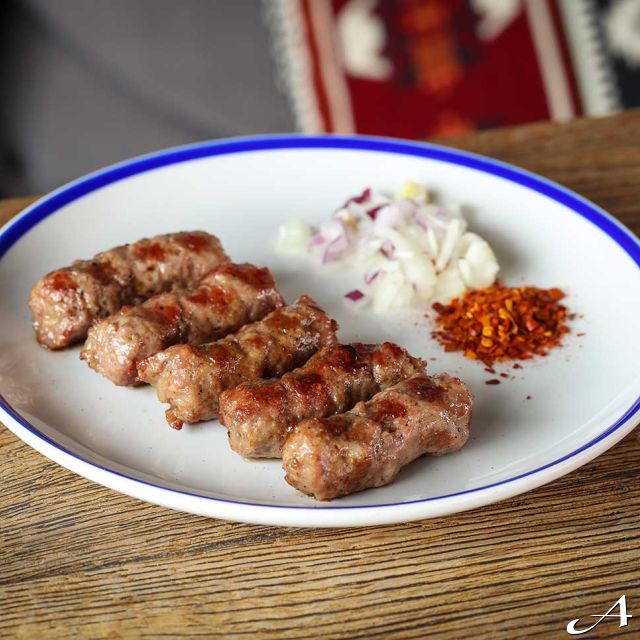 Ambar restoran - ćevapi na tanjiru