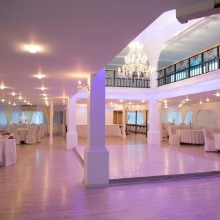 Aria Event Centar - prazna sala sa stolovima