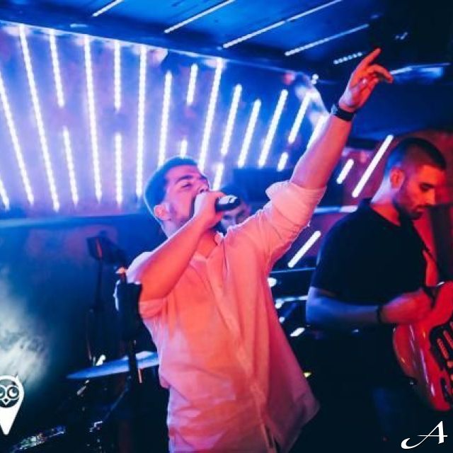 Kafana Druga Kuća - pevač i muzičari