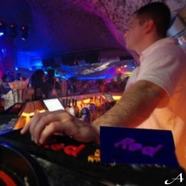 Doček Nove godine - DJ u klubu