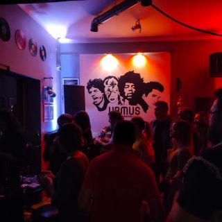 Udruženje rok muzičara - ljudi u klubu