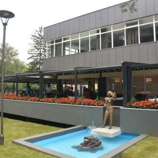 Hotel Fontana - spoljasnjost i fontana