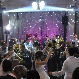 Doček Nove godine - orkestar i ples
