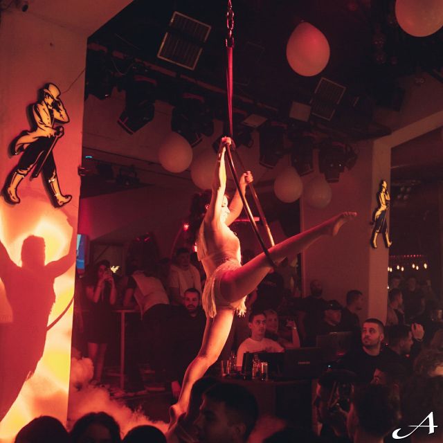 Klub Lasta - plesačica na šipci