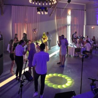 Event centar Beton sala - ljudi na proslavi