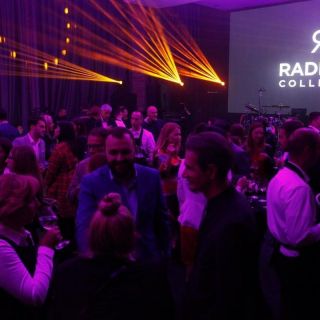 Hotel Radisson Collection - ljudi na proslavi