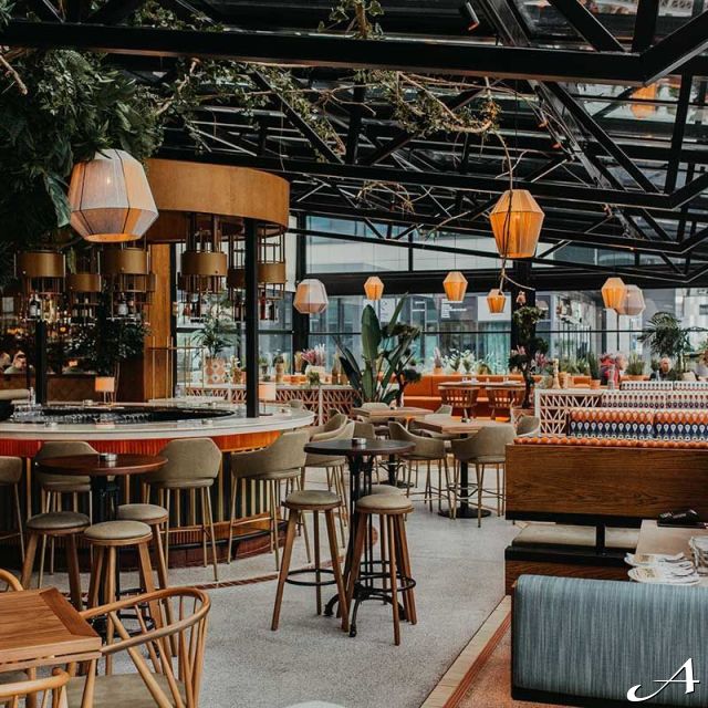 Restoran Buena Vida - enterijer sa šankom