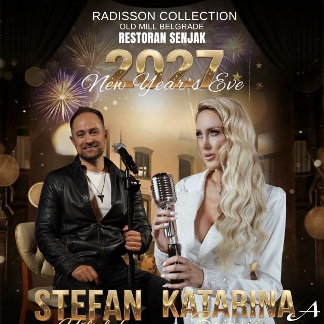 Nova godina - pevači sa mikrofonima