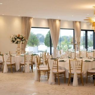 Restoran Easy - elegantno uređena sala