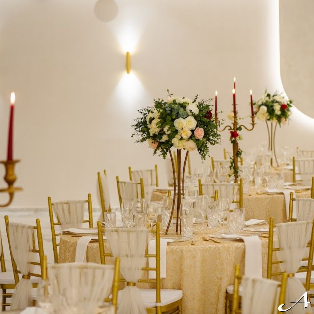 Faena Event Hall - dekorisani stolovi i sveće