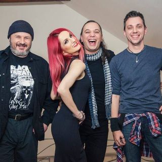 Udruženje rok muzičara - članovi poziraju