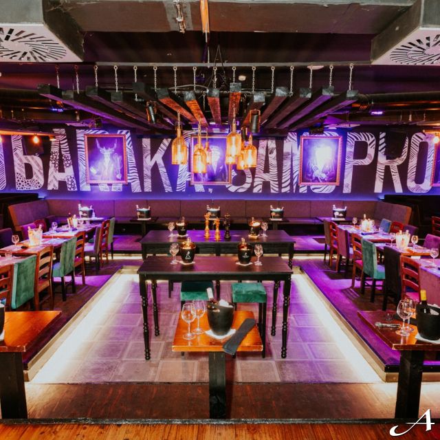 Klub restoran Baraka - prazni stolovi