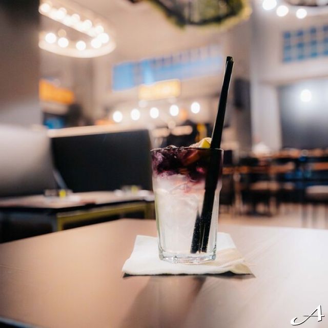 Kafana Druga Kuća - čaša sa pićem