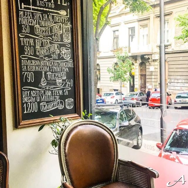 Bistro restoran - meni i stolica