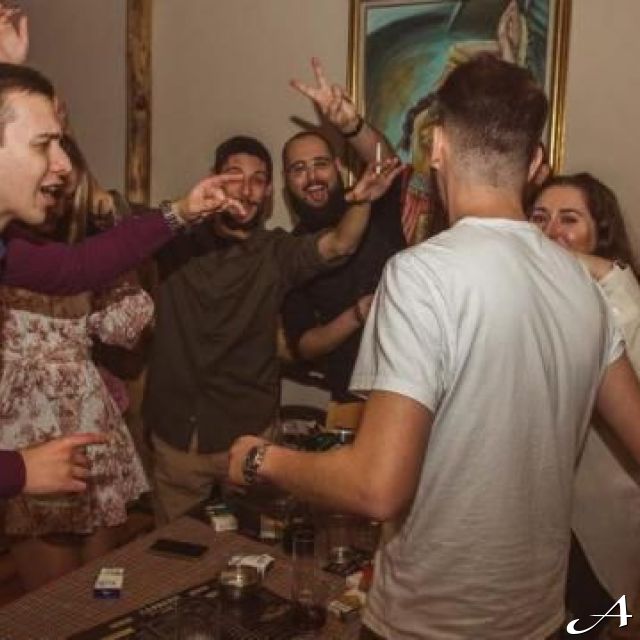 Kafana Barberi - ljudi se zabavljaju