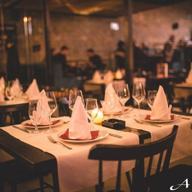 Restoran Magaza - praznični sto