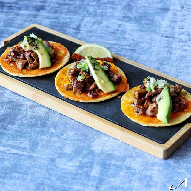 Toro Latin GastroBar - tacosi sa avokadom