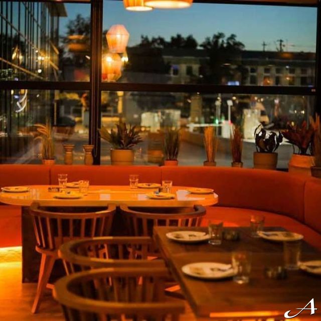 Restoran Buena Vida - prazni stolovi