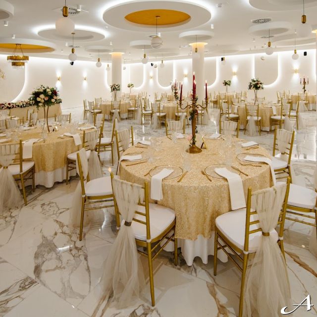 Faena Event Hall - prazni stolovi i stolice