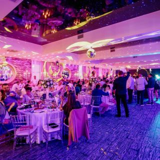 Restoran Rich Garden - gosti na proslavi