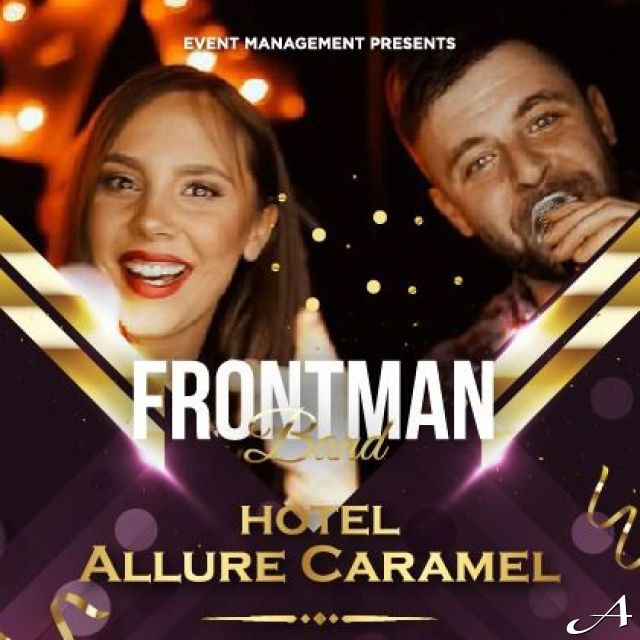 Nova godina u hotelu - dvoje ljudi pevaju