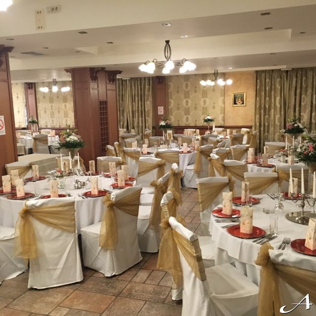 Hotel Prestige - svečano dekorisane stolice