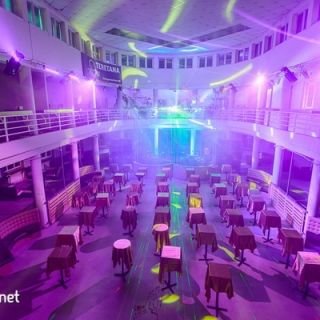 Ušće Colosseum - prazna sala sa stolovima