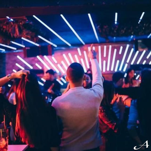 Kafana Druga Kuća - ljudi na žurci