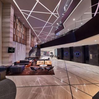Hilton hotel - moderno predvorje