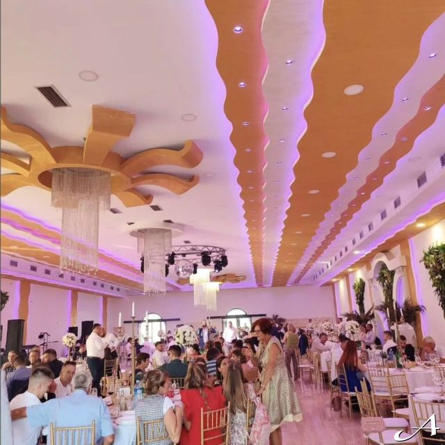 Happiness Event Centar - sala sa gostima