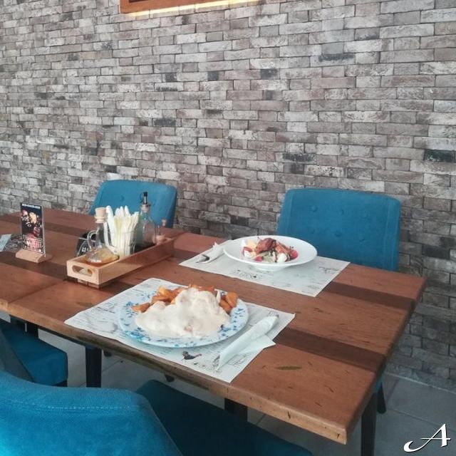 Cocotte Bistro - sto sa hranom