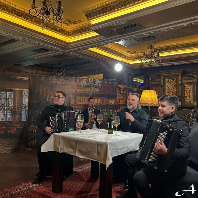 Nova godina - muzičari s harmonikama