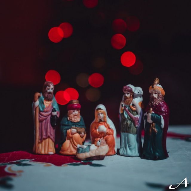 Božićni običaji - jaslice sa figurama