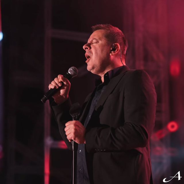 Koncert Vlado Georgiev - peva na bini