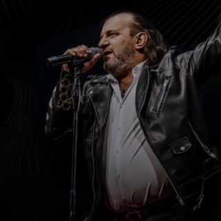Nova godina - pevač na sceni