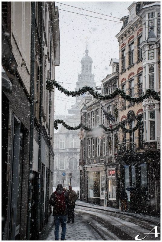 Novogodišnja rasveta i ukrasi u Beogradu