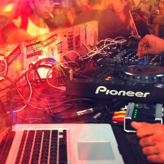 Doček Nove godine - DJ pult i oprema