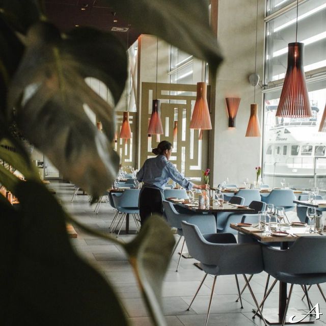 Doček Nove godine - prazna moderna sala