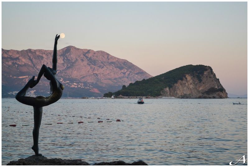 Budva doček Nove godine 2026 - program, izvođači i cene smeštaja