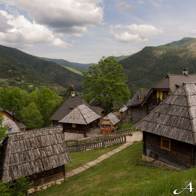 Zlatibor - tradicionalne drvene kuće