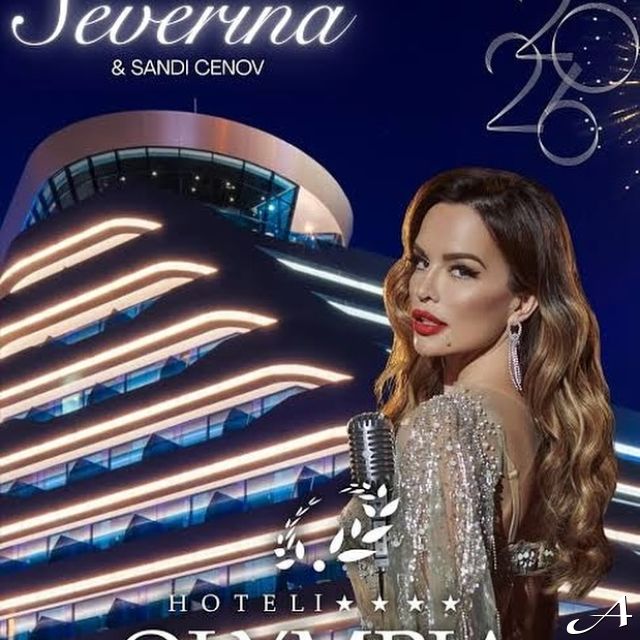 Nova godina - pevačica ispred hotela