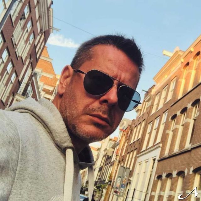 Pevač - portret na ulici