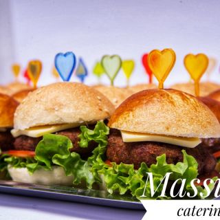 Svečana trpeza - mini burgeri sa salatom
