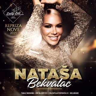 Nova godina - pevačica u svetlucavoj haljini