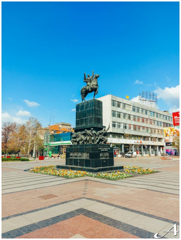 Nova godina u Nišu 2026 - Crne mambe na Trgu kralja Milana