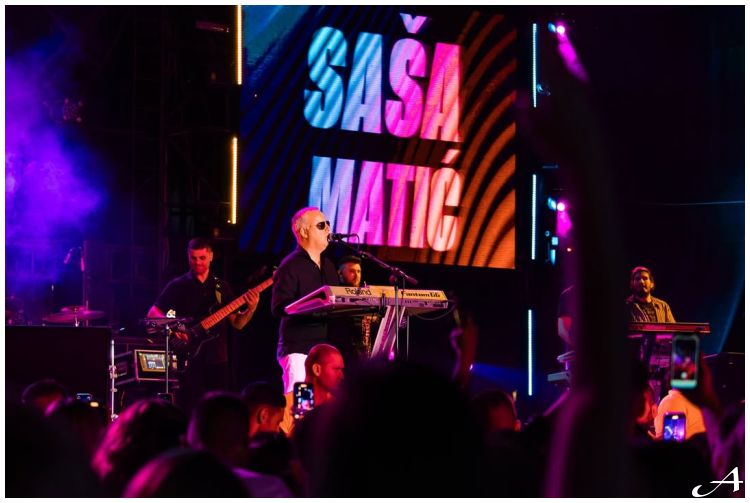 Saša Matić u Tivtu pred Novu godinu