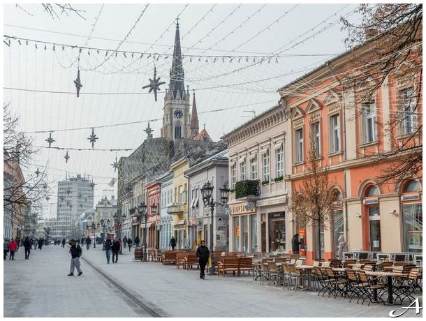 Doček Nove godine na Trgu u Novom Sadu