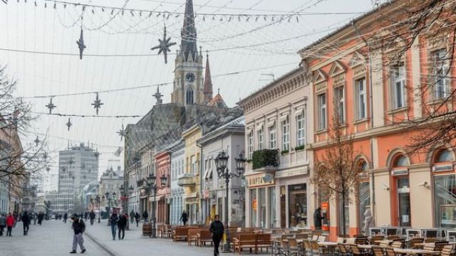 Doček Nove godine na Trgu u Novom Sadu Doček Nove godine na Trgu u Novom Sadu